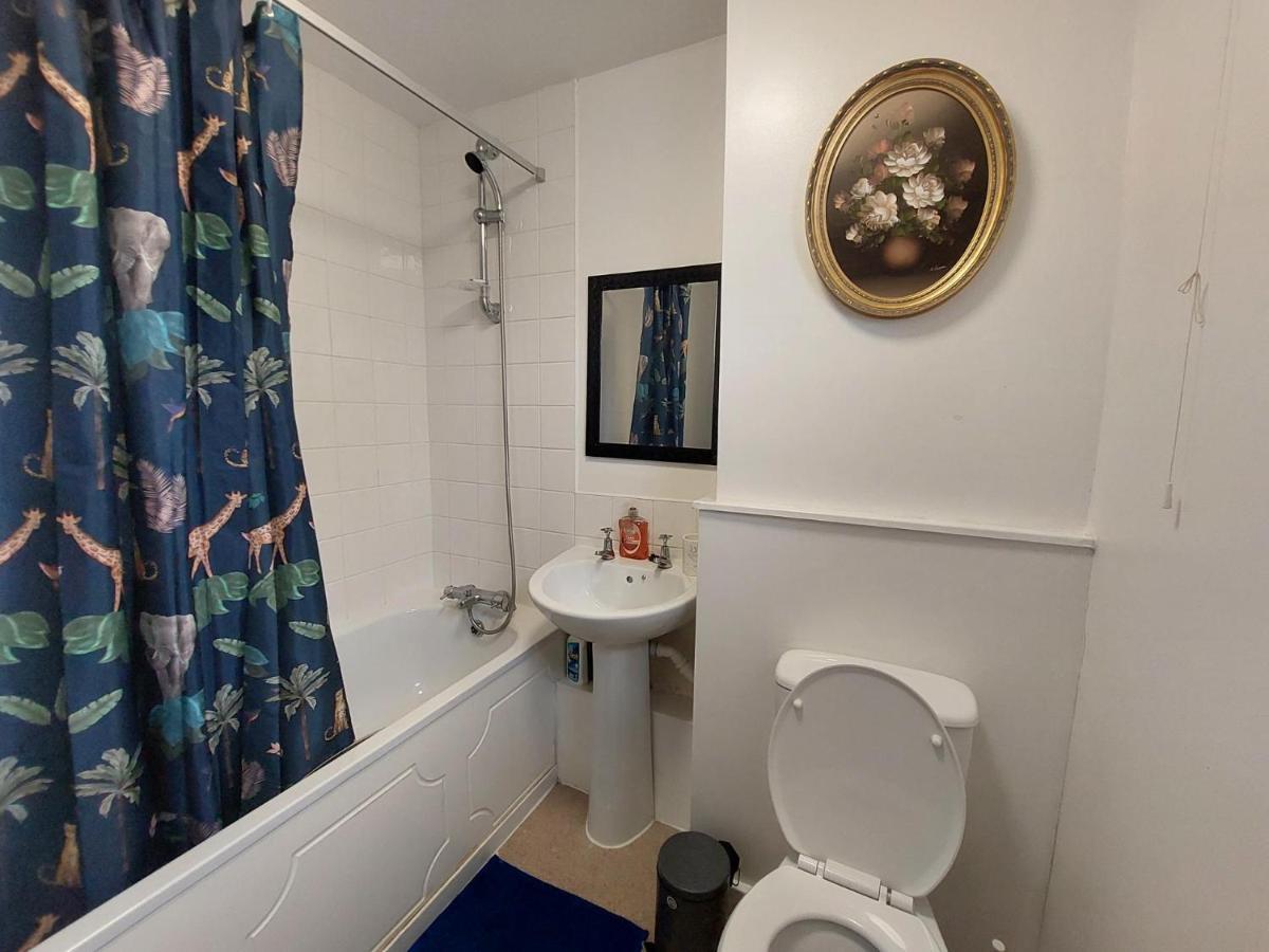 Lovely 2-Bed House In The Heart Of Woodhouse Leeds リーズ エクステリア 写真