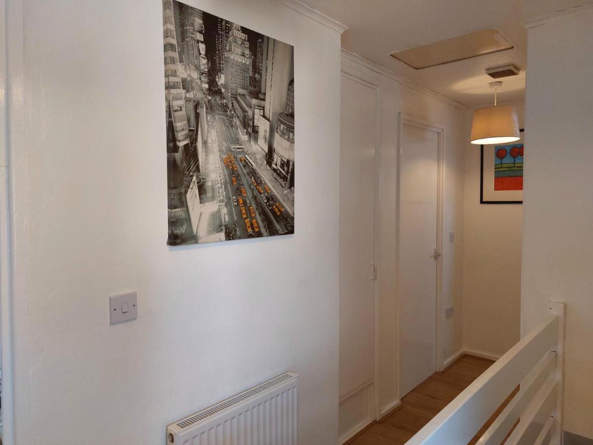 Lovely 2-Bed House In The Heart Of Woodhouse Leeds リーズ エクステリア 写真