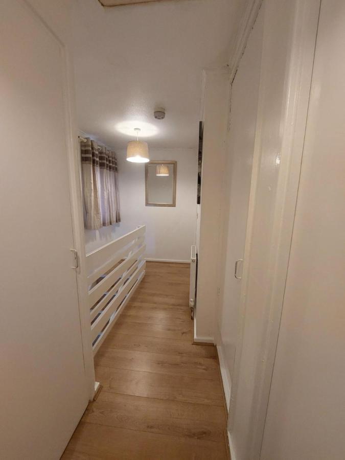Lovely 2-Bed House In The Heart Of Woodhouse Leeds リーズ エクステリア 写真