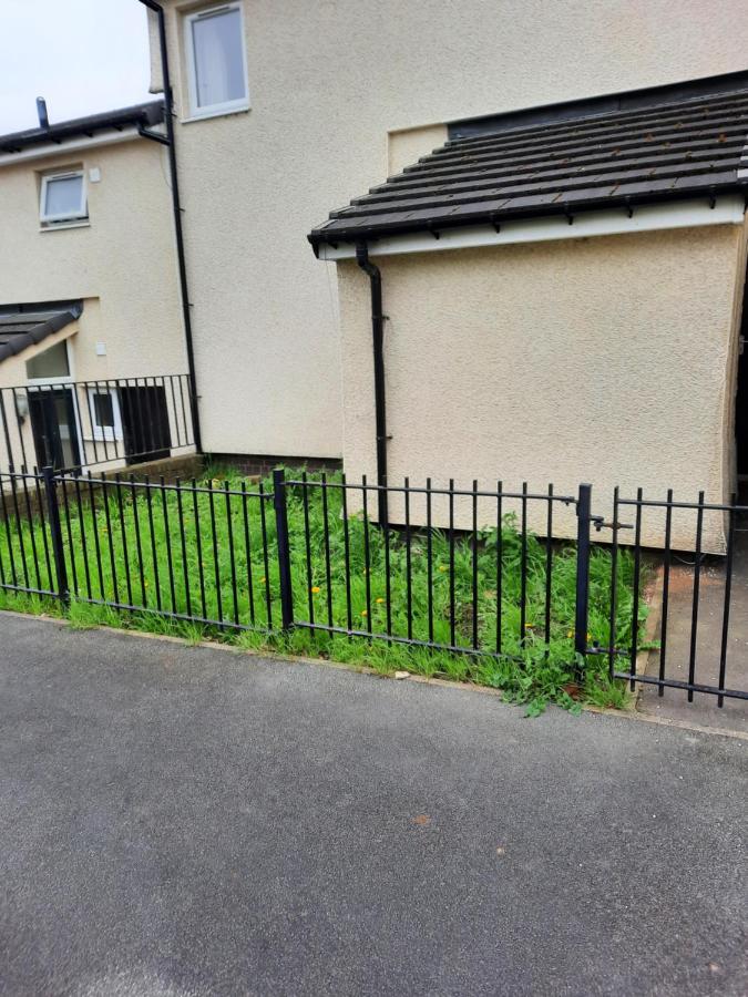 Lovely 2-Bed House In The Heart Of Woodhouse Leeds リーズ エクステリア 写真