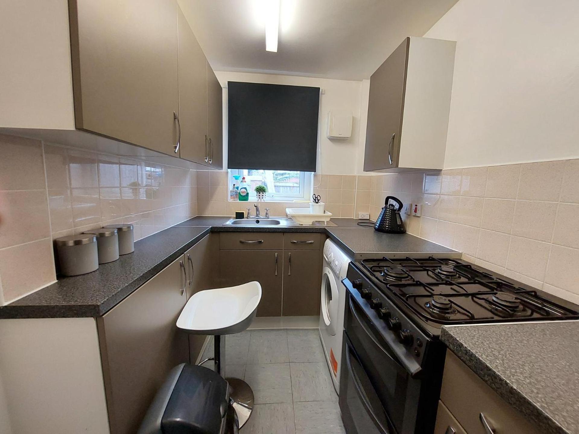 Lovely 2-Bed House In The Heart Of Woodhouse Leeds リーズ エクステリア 写真