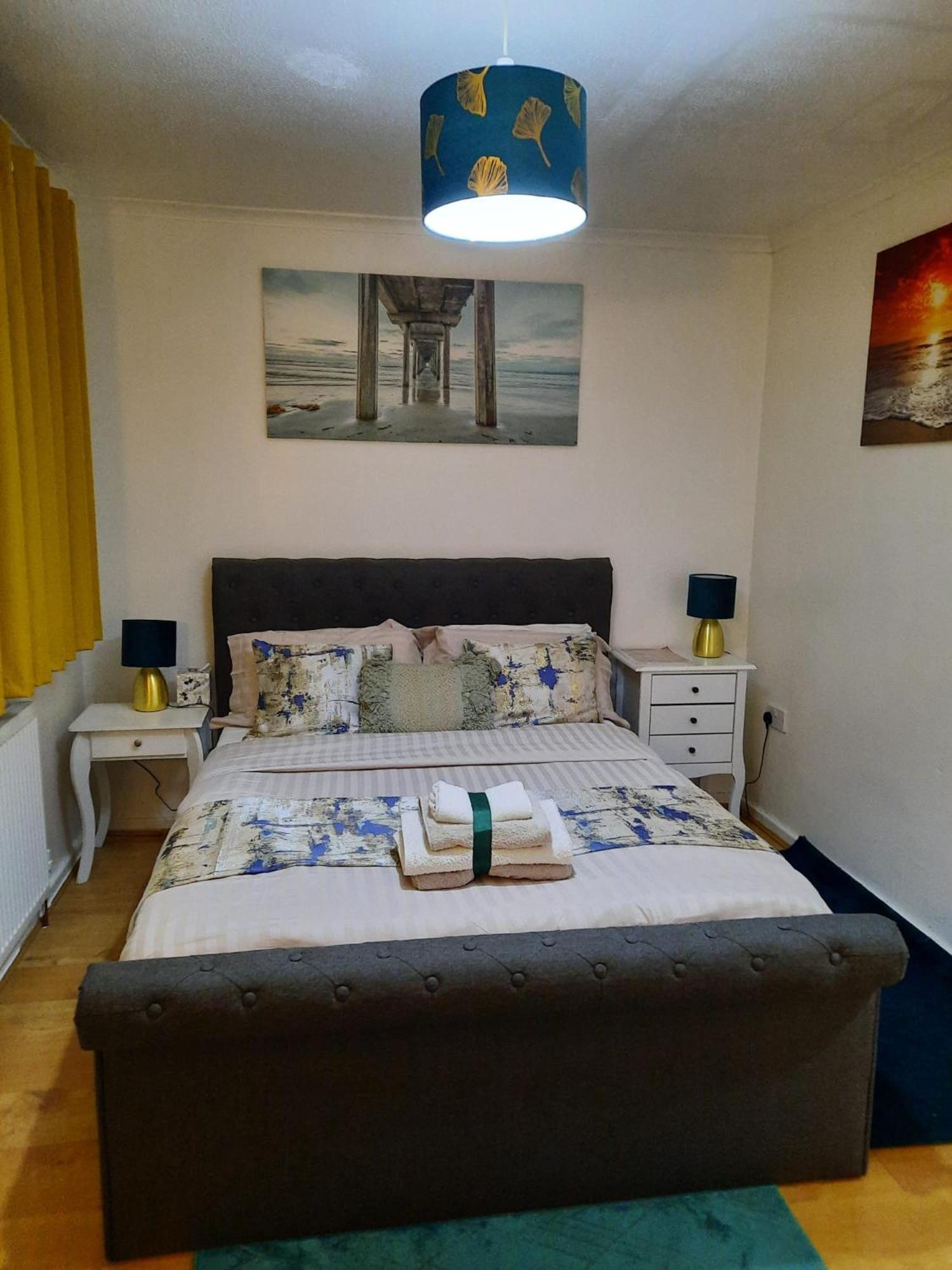 Lovely 2-Bed House In The Heart Of Woodhouse Leeds リーズ エクステリア 写真