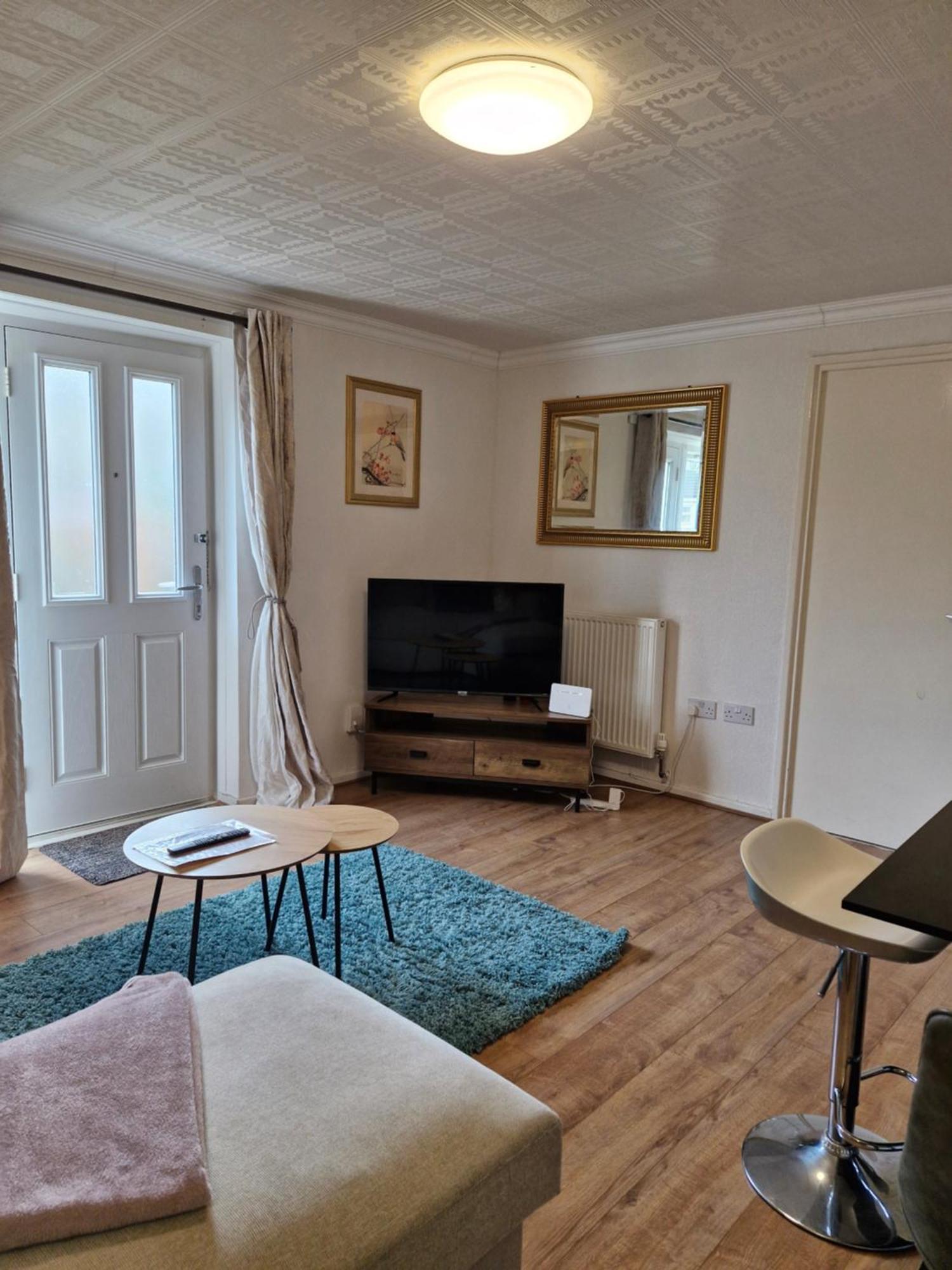 Lovely 2-Bed House In The Heart Of Woodhouse Leeds リーズ エクステリア 写真