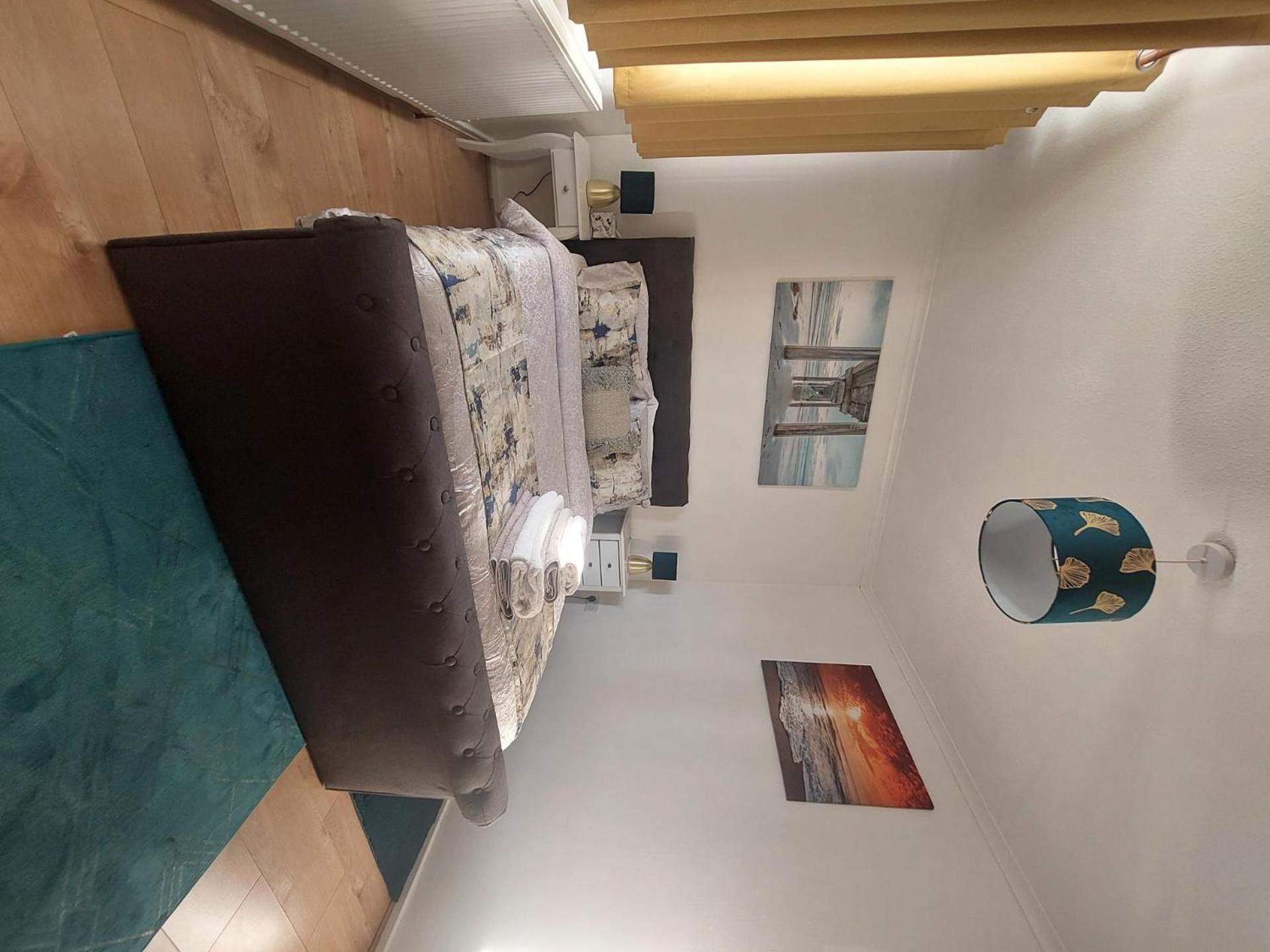 Lovely 2-Bed House In The Heart Of Woodhouse Leeds リーズ エクステリア 写真