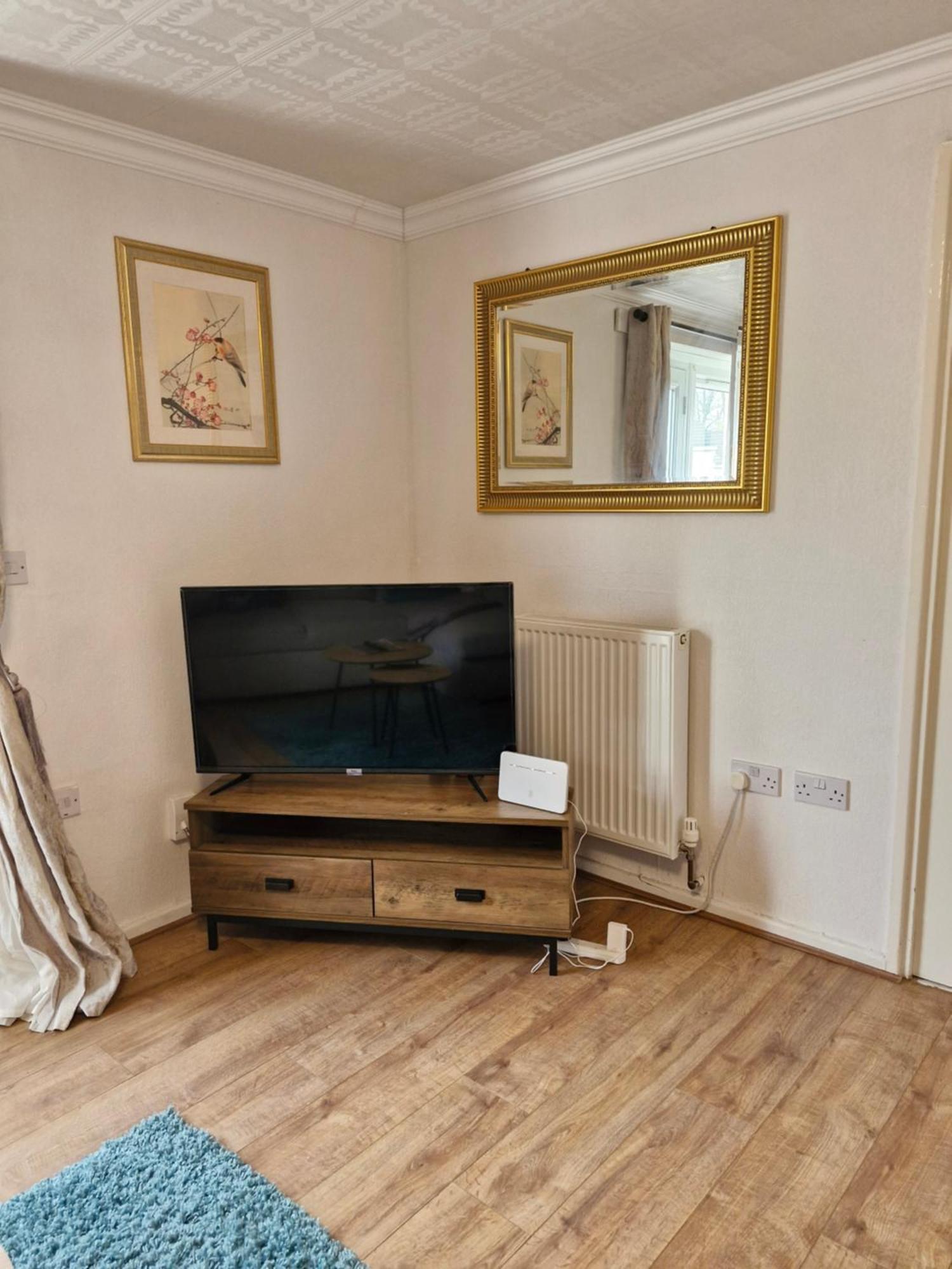 Lovely 2-Bed House In The Heart Of Woodhouse Leeds リーズ エクステリア 写真